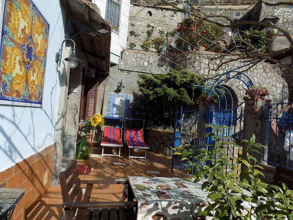 Maison De Fleurs Maiori Exterior foto